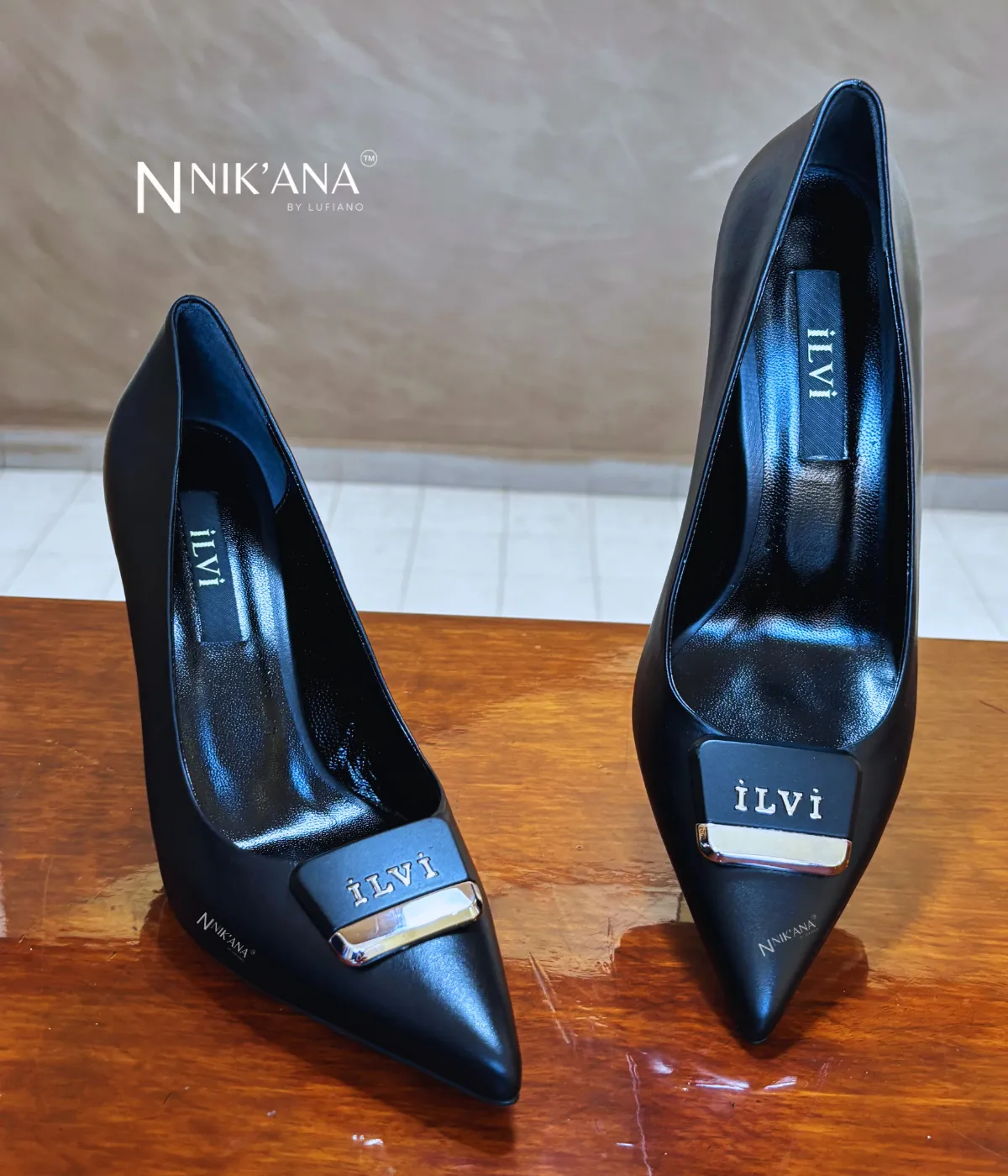 iLVi005-High Heels: Black