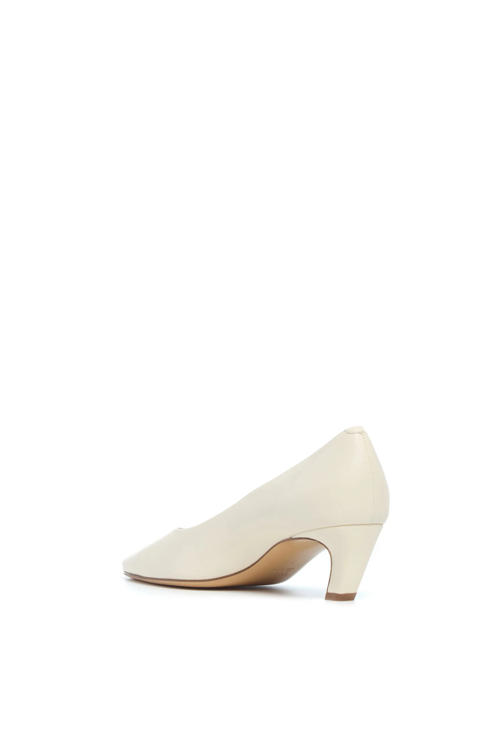 Peggy Pump in Cream Nappa Leather